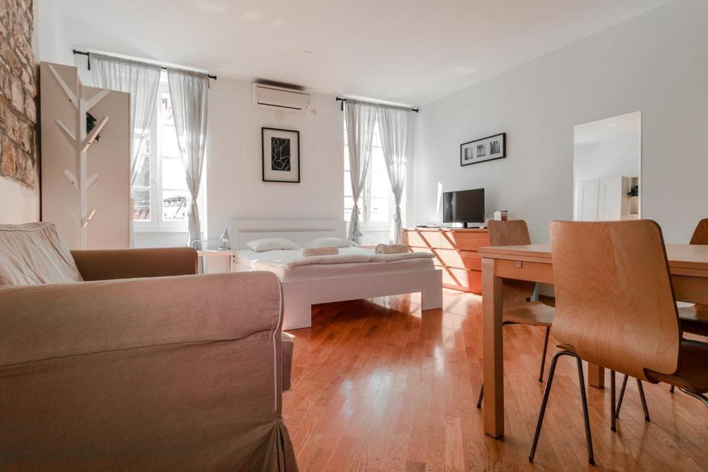 Apartments Artemus Music Piran Exterior photo